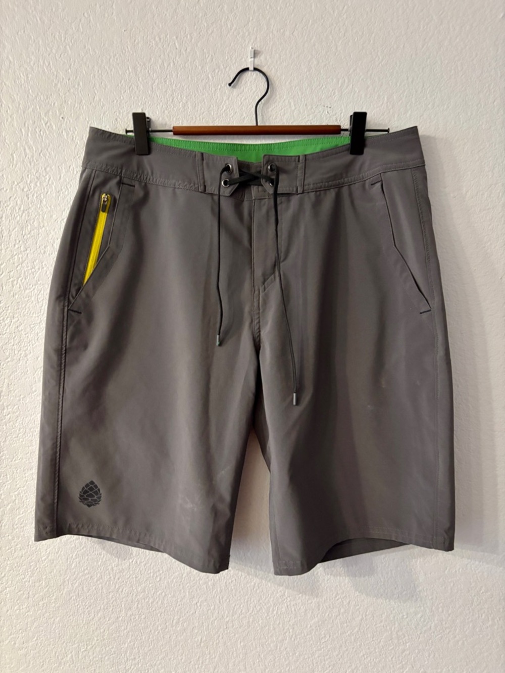 Stio Men's CFS Board Shorts Dark Grey with yellow zipper